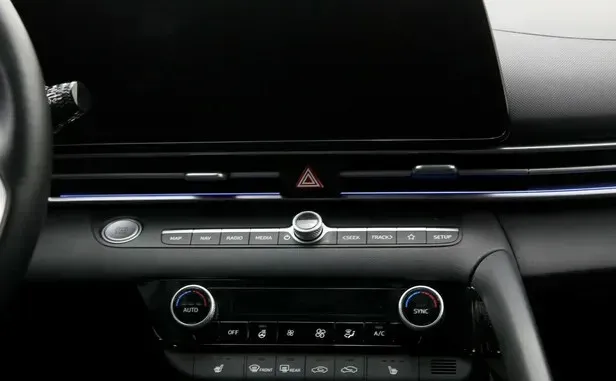Hyundai Elantra, VII (CN7) — фото 8