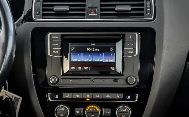 Volkswagen Jetta, VI Рестайлинг — фото 10