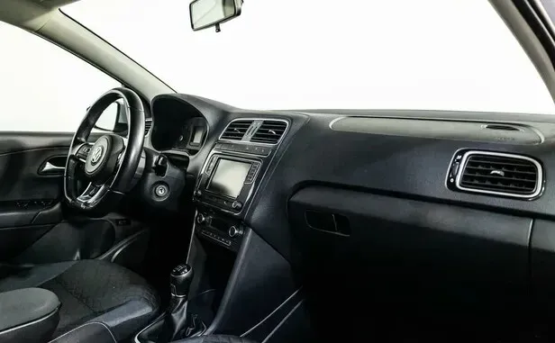 Volkswagen Polo, V Рестайлинг — фото 7