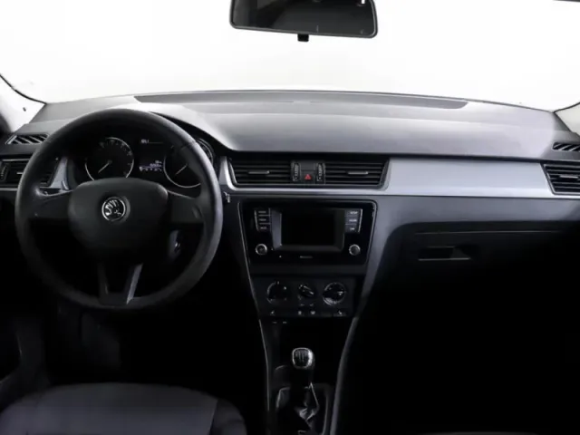 Skoda Rapid, I — фото 16