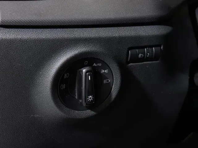 Skoda Rapid, II — фото 16