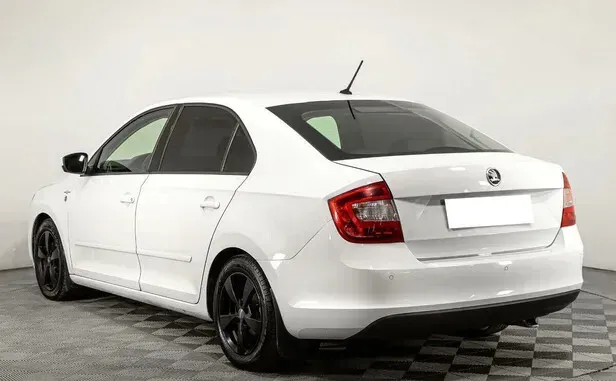 Skoda Rapid, I — фото 4