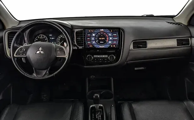 Mitsubishi Outlander, III — фото 6