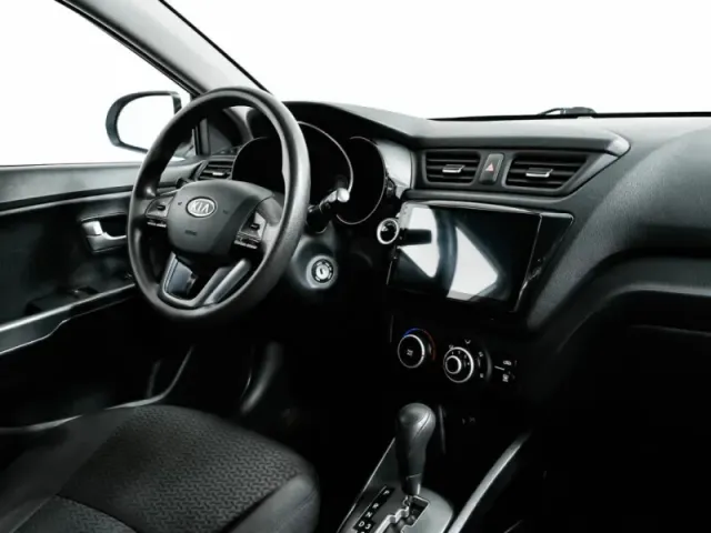 Kia Rio, III — фото 12