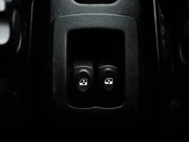 Renault Sandero, I — фото 13