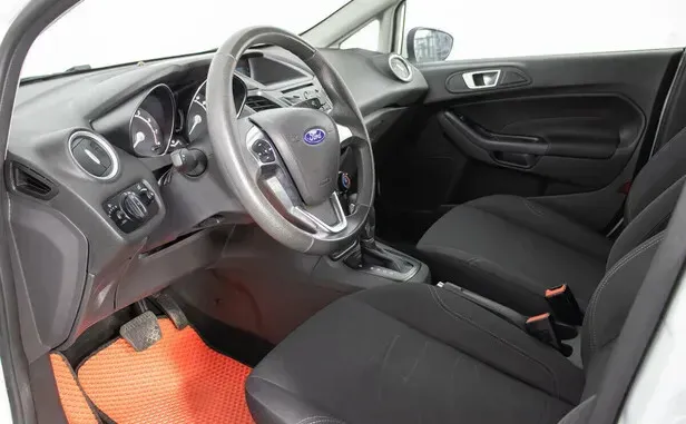 Ford Fiesta, Mk6 Рестайлинг — фото 5
