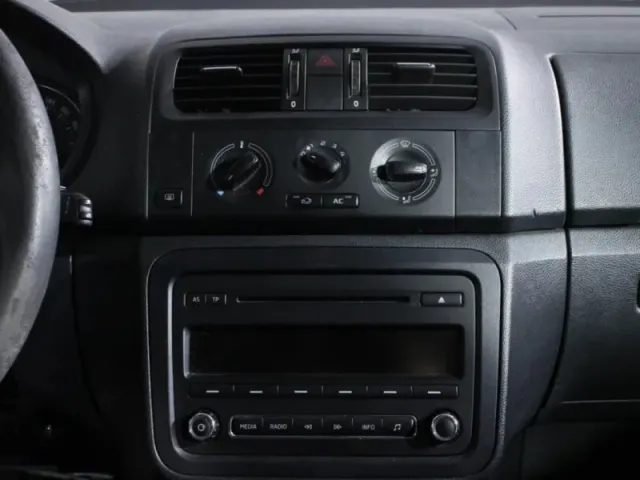 Skoda Fabia, II Рестайлинг — фото 14