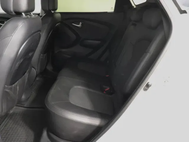 Hyundai ix35, I — фото 11