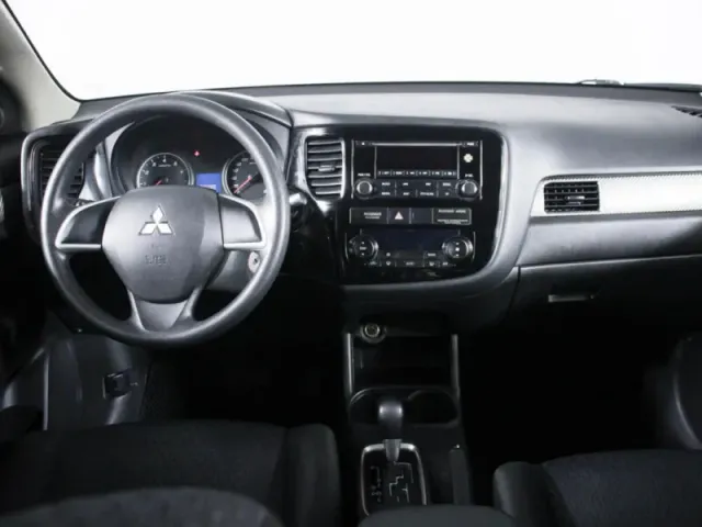 Mitsubishi Outlander, III — фото 13