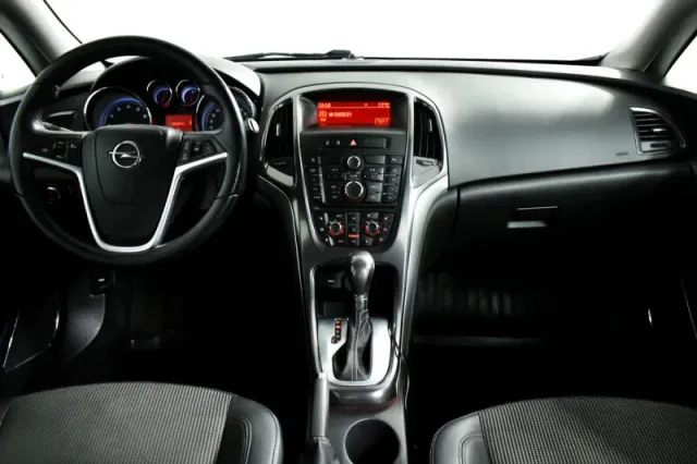 Opel Astra, J Рестайлинг — фото 12