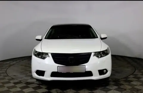 Honda Accord, VIII Рестайлинг — фото 1