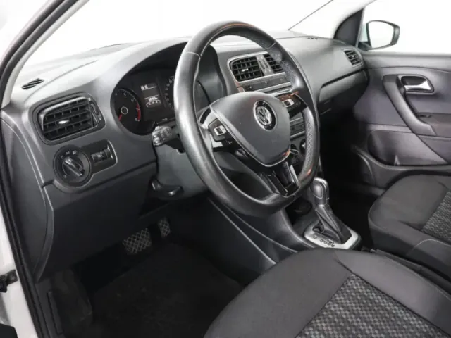 Volkswagen Polo, V Рестайлинг — фото 9