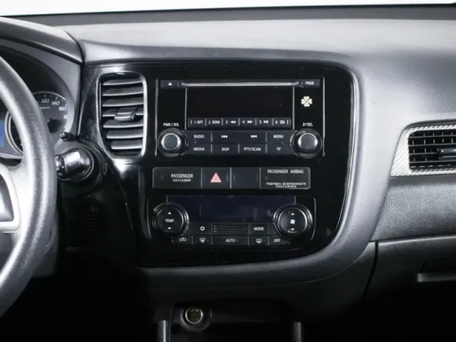 Mitsubishi Outlander, III — фото 14