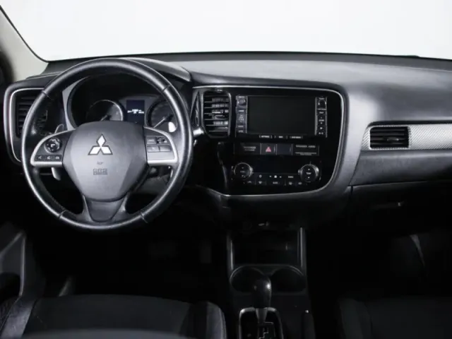 Mitsubishi Outlander, III — фото 13