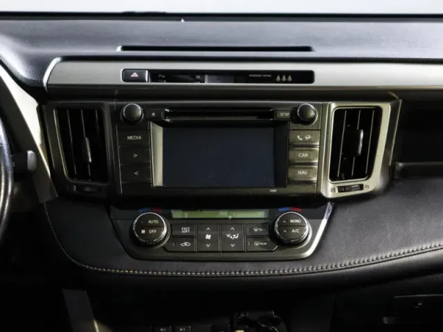 Toyota RAV4, IV (XA40) — фото 12