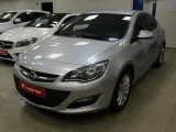 Opel Astra, J Рестайлинг — фото 1