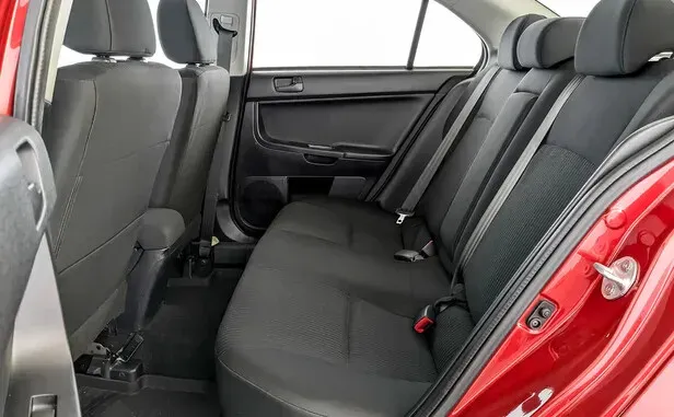 Mitsubishi Lancer, X Рестайлинг — фото 7