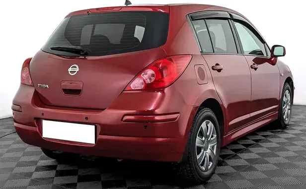 Nissan Tiida, I Рестайлинг — фото 2