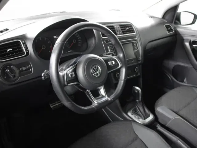 Volkswagen Polo, V Рестайлинг — фото 15
