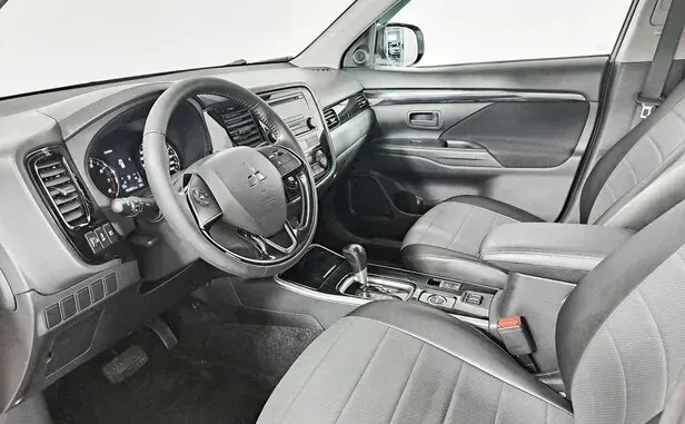 Mitsubishi Outlander, III Рестайлинг 3 — фото 6