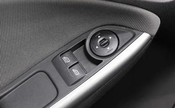 Ford Focus, III — фото 16
