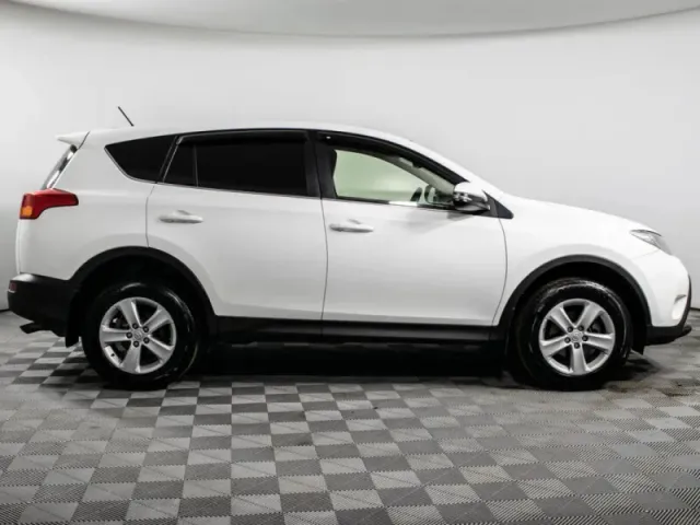 Toyota RAV4, IV (XA40) — фото 4