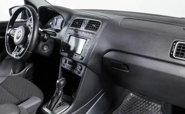 Volkswagen Polo, V Рестайлинг — фото 5