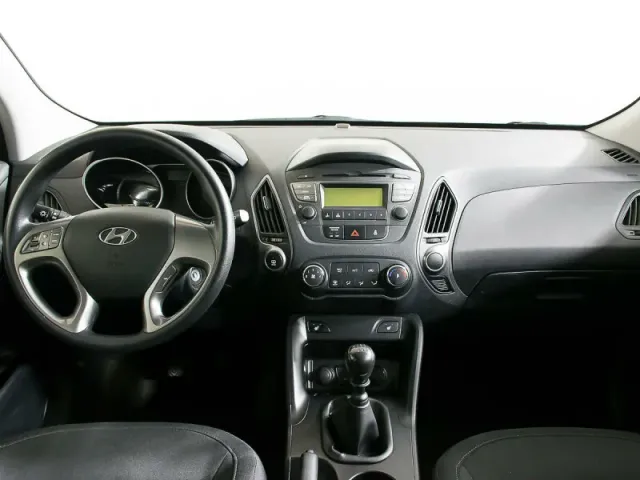 Hyundai ix35, I — фото 12