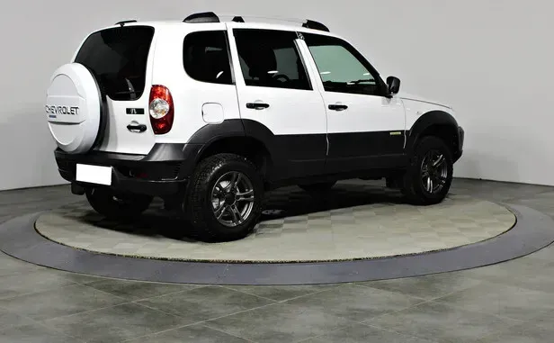 Chevrolet Niva, I Рестайлинг — фото 2