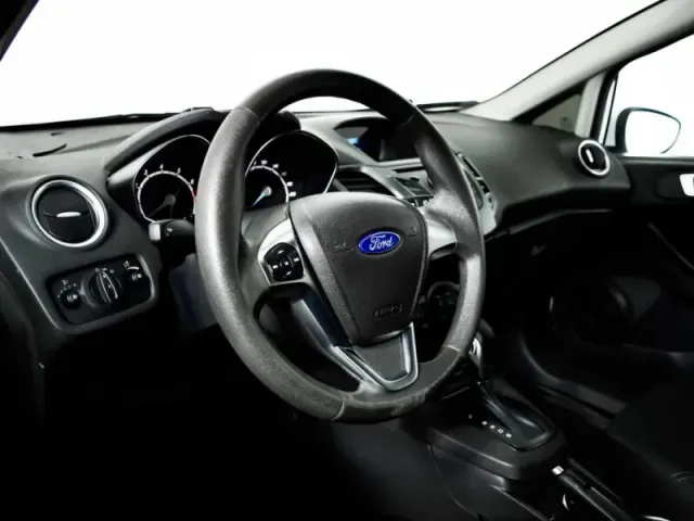Ford Fiesta, Mk6 Рестайлинг — фото 12