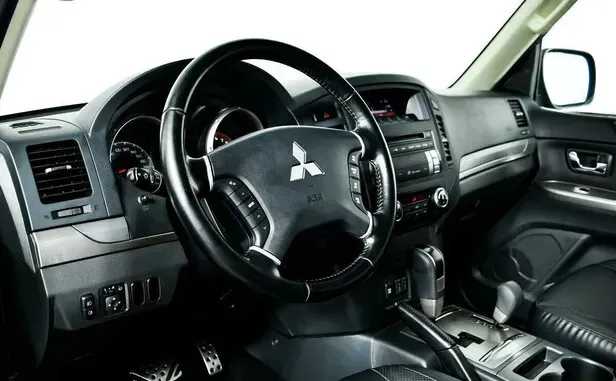 Mitsubishi Pajero, IV Рестайлинг 1 — фото 6