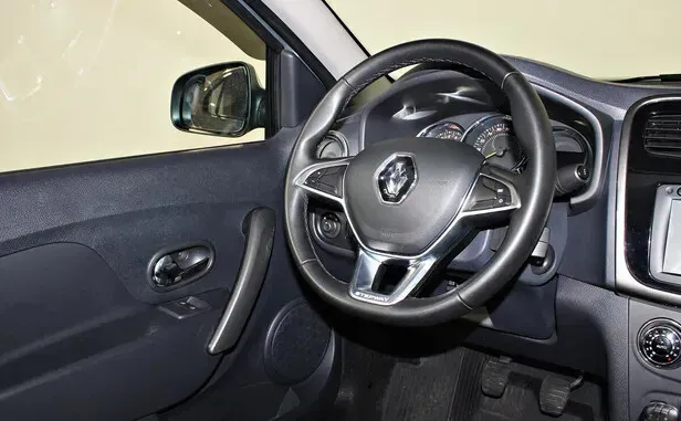 Renault Logan, II Рестайлинг — фото 8