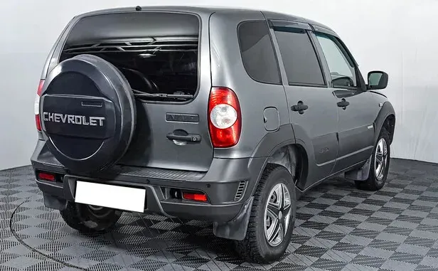 Chevrolet Niva, I Рестайлинг — фото 2