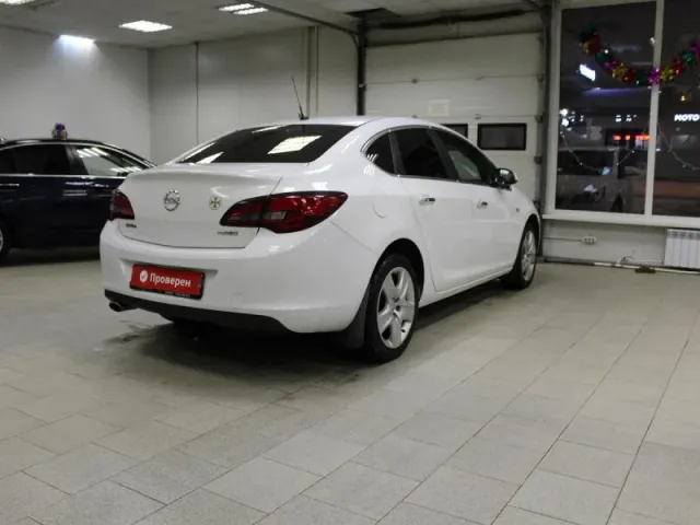 Opel Astra, J Рестайлинг — фото 9