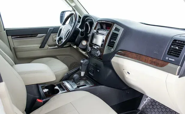 Mitsubishi Pajero, IV Рестайлинг 2 — фото 9