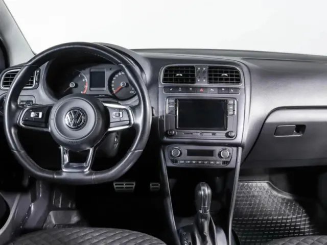 Volkswagen Polo, V Рестайлинг — фото 11