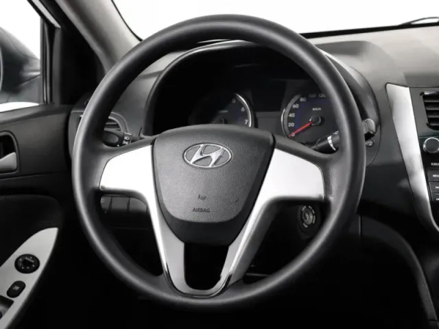 Hyundai Solaris, I — фото 10