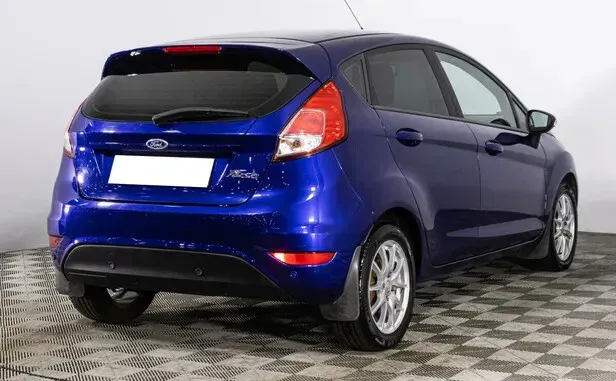 Ford Fiesta, Mk6 Рестайлинг — фото 2