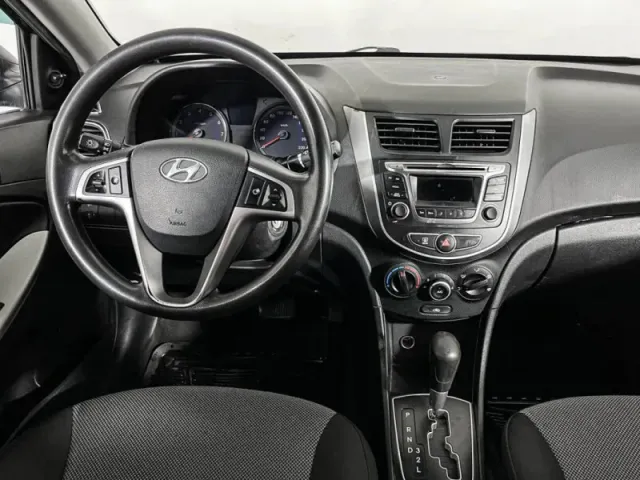 Hyundai Solaris, I — фото 12
