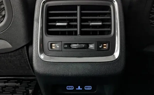 Geely Atlas Pro — фото 23
