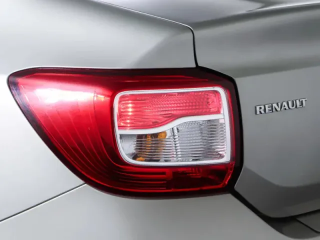 Renault Logan, II — фото 10