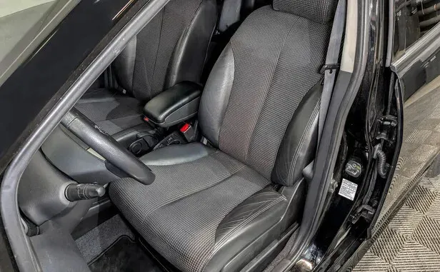 Nissan Tiida, I Рестайлинг — фото 7