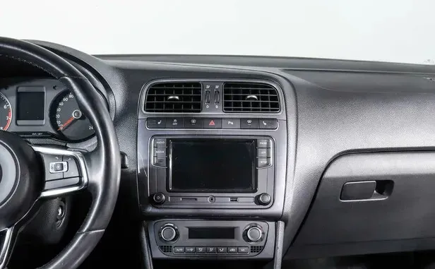 Volkswagen Polo, V Рестайлинг — фото 9