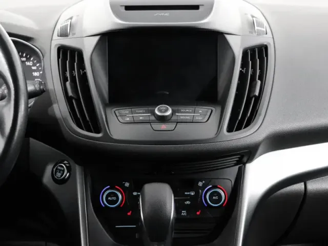 Ford Kuga, II Рестайлинг — фото 13