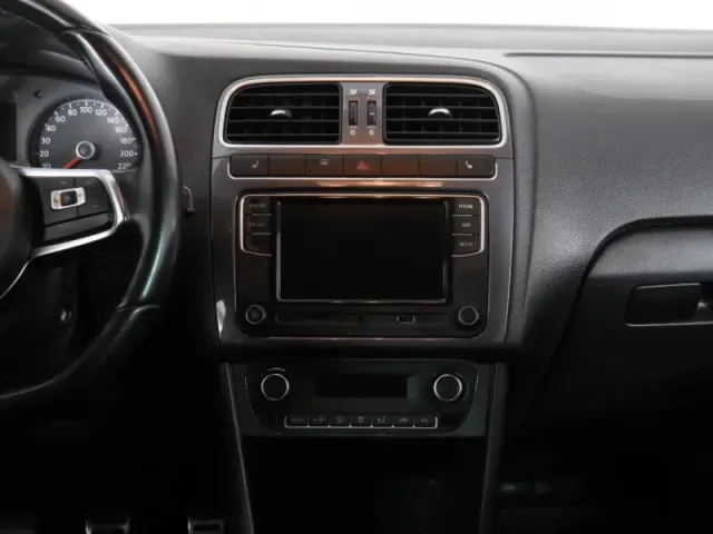 Volkswagen Polo, V Рестайлинг — фото 16