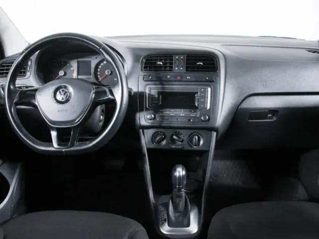 Volkswagen Polo, V Рестайлинг — фото 13