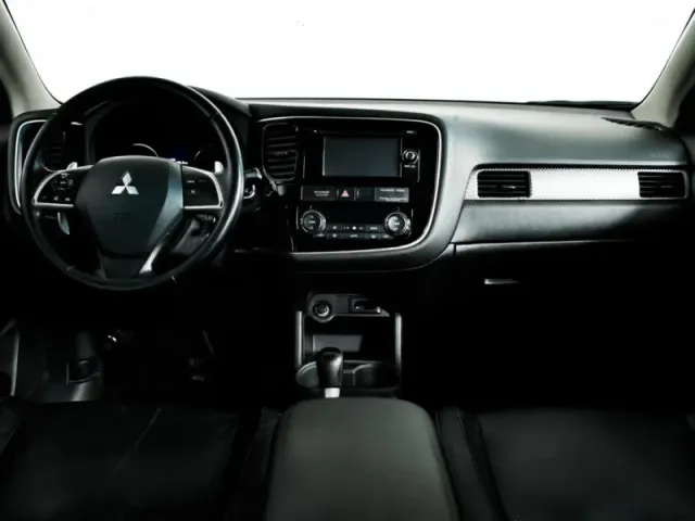 Mitsubishi Outlander, III — фото 11