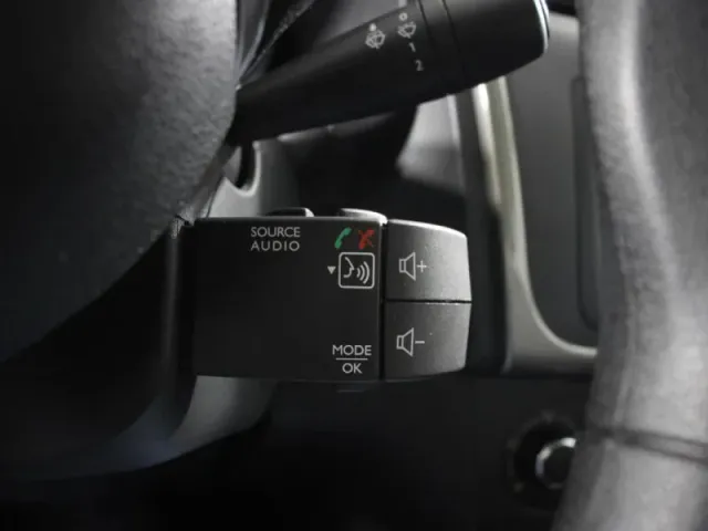 Renault Logan, II Рестайлинг — фото 12