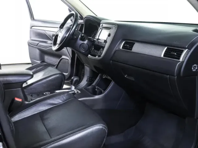 Mitsubishi Outlander, III Рестайлинг 2 — фото 8