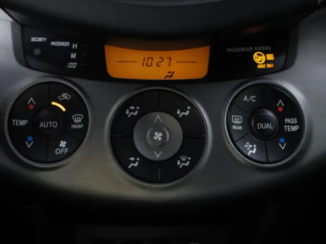 Toyota RAV4, III (XA30) Рестайлинг — фото 17